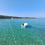 Malenica, Njivice, Croatia, 200 M From The Sea *