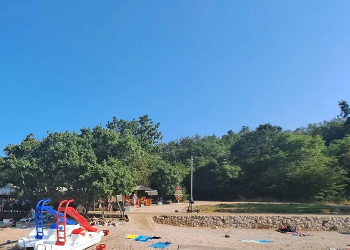 Malenica, Njivice, Croatia, 200 M From The Sea *
