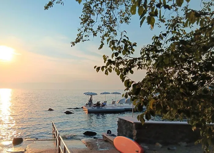Malenica, Njivice, Croatia, 200 M From The Sea * Njivice