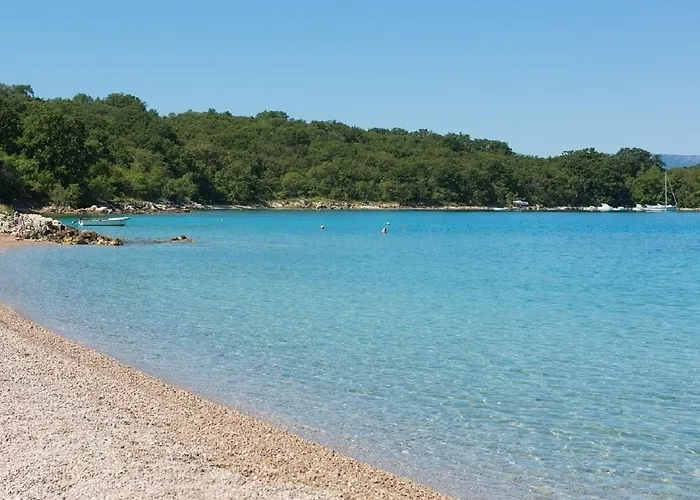 Malenica, Njivice, Croatia, 200 M From The Sea *