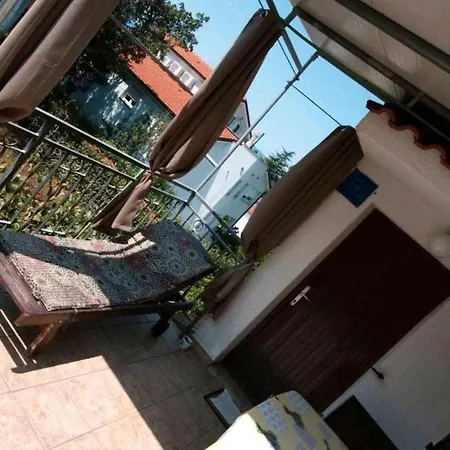 Malenica, Njivice, Croatia, 200 M From The Sea * Njivice