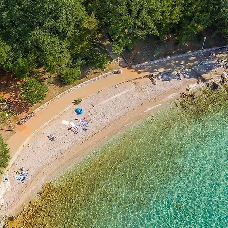 شقة Malenica, Njivice, Croatia, 200 M From The Sea نجيفيش