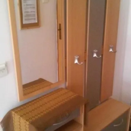 Malenica, Njivice, Croatia, 200 M From The Sea * نجيفيش