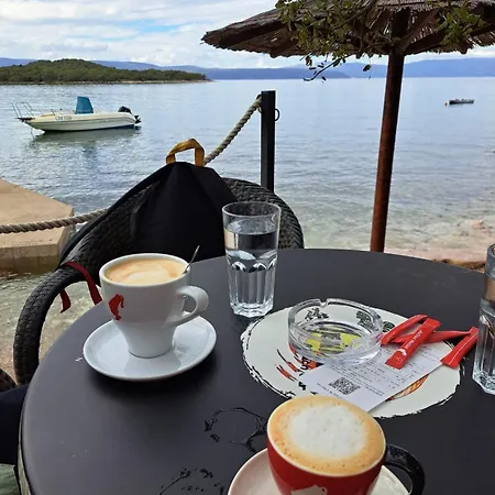 Malenica, Njivice, Croatia, 200 M From The Sea *