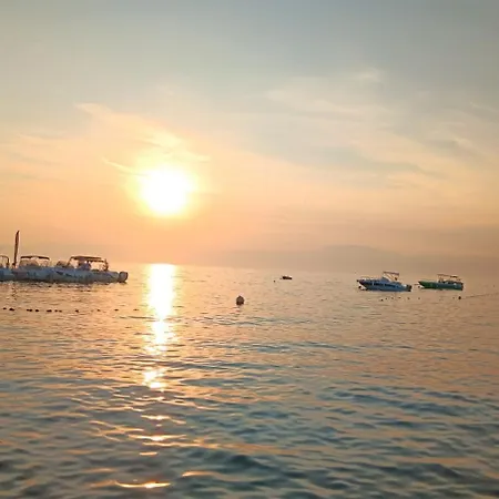 Malenica, Njivice, Croatia, 200 M From The Sea شقة *