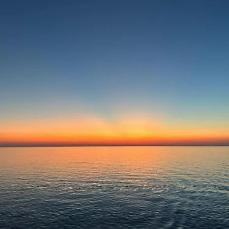 Malenica, Njivice, Croatia, 200 M From The Sea شقة *