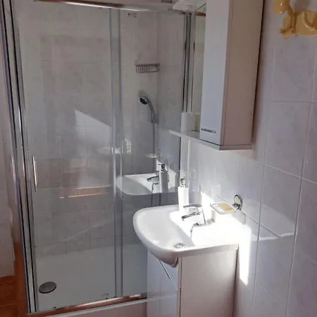 شقة Malenica, Njivice, Croatia, 200 M From The Sea