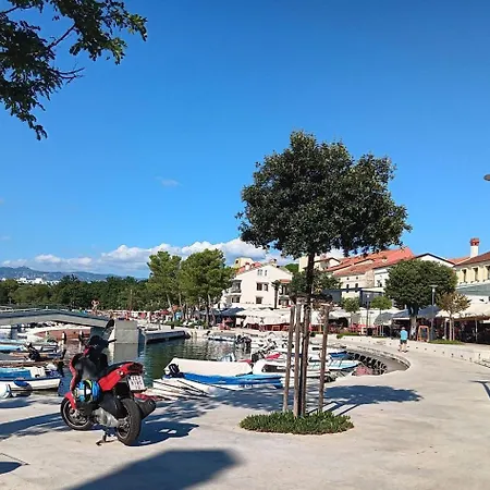Malenica, Njivice, Croatia, 200 M From The Sea *