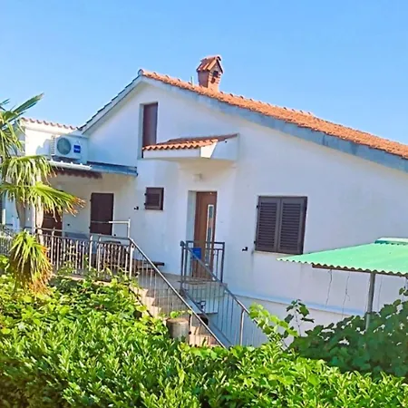 Malenica, Njivice, Croatia, 200 M From The Sea