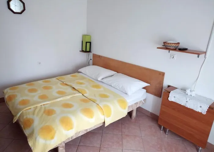 Malenica, Njivice, Croatia, 200 M From The Sea Lejlighed Njivice