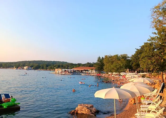 דירה Malenica, Njivice, Croatia, 200 M From The Sea נייביצה