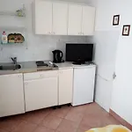 Malenica, Njivice, Croatia, 200 M From The Sea Apartament Njivice
